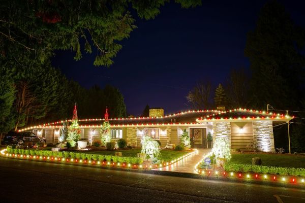 Outdoor Christmas Lighting Services